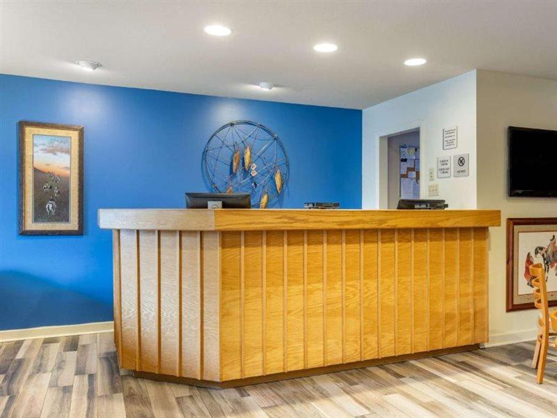 Econo Lodge Cherokee Near River Park Bagian luar foto