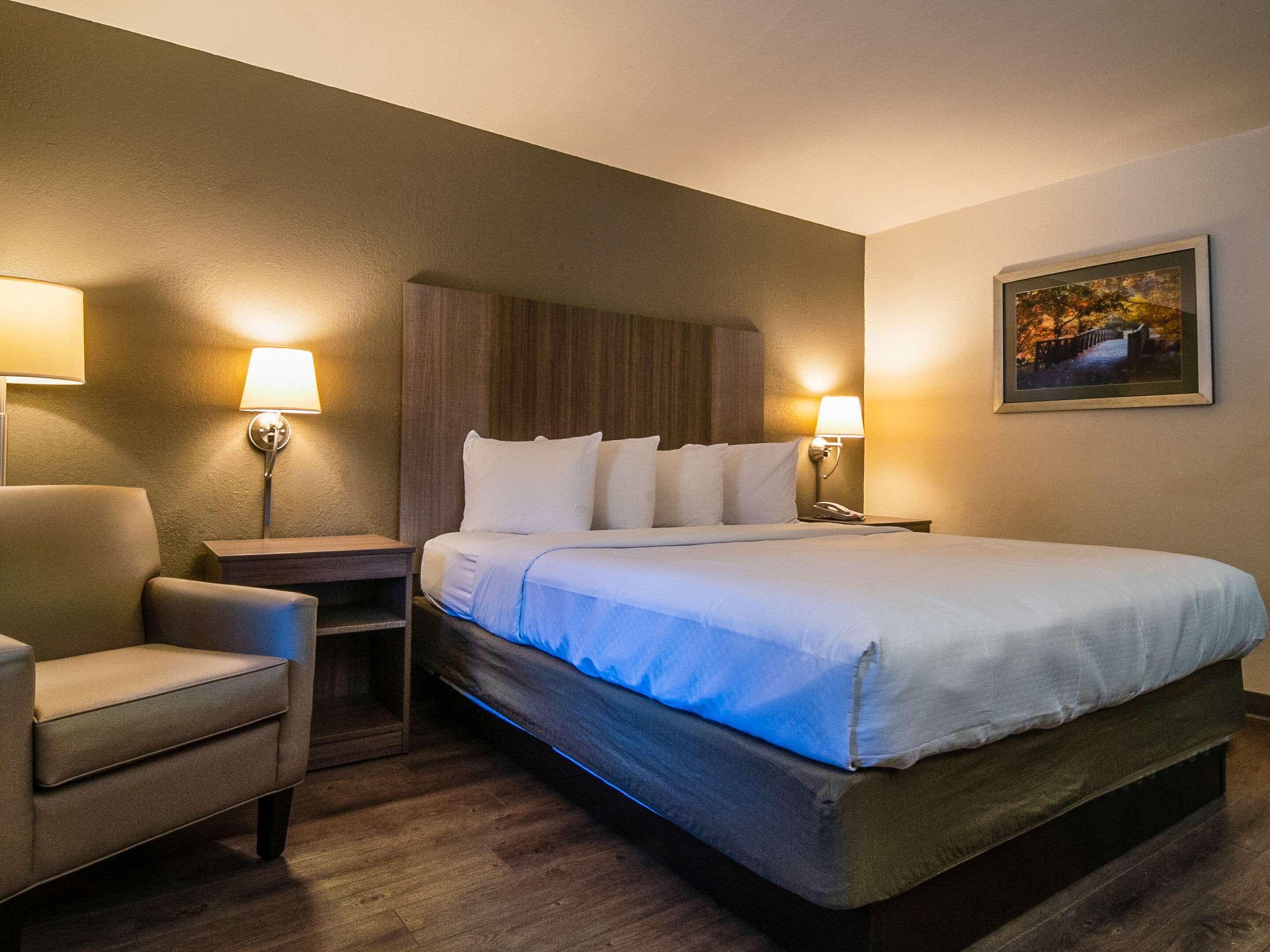 Econo Lodge Cherokee Near River Park Bagian luar foto