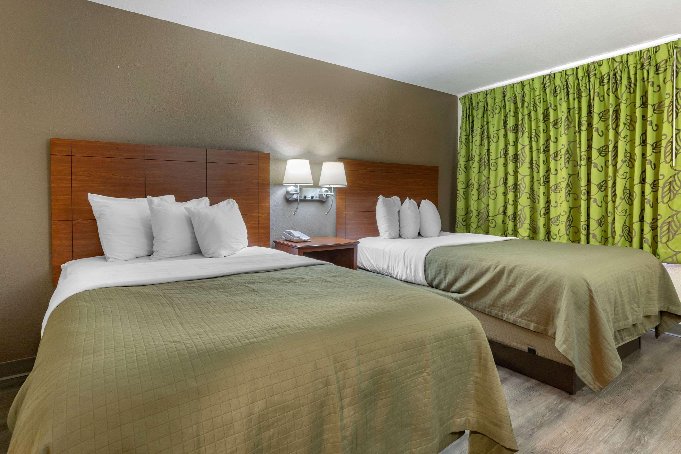 Econo Lodge Cherokee Near River Park Bagian luar foto