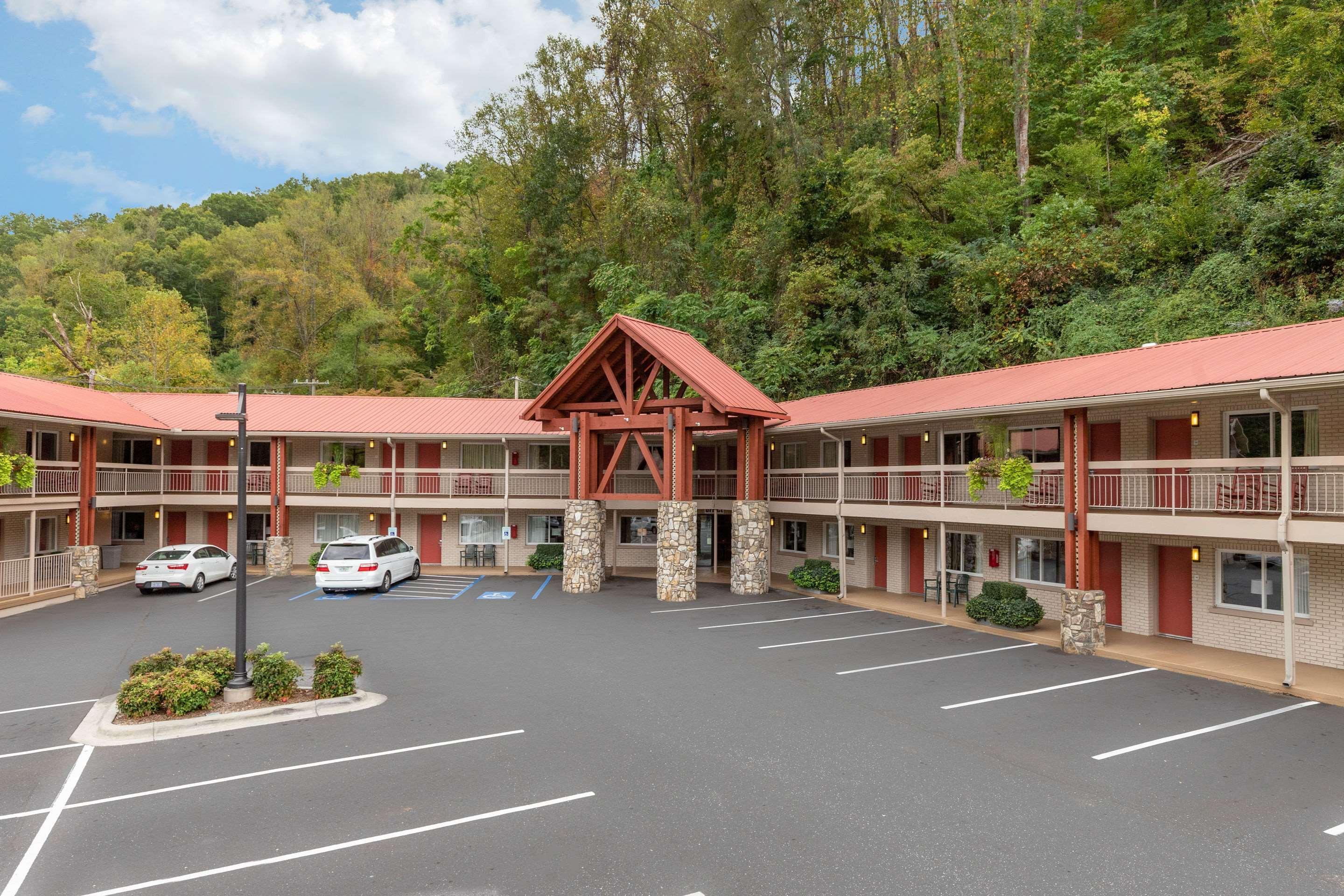 Econo Lodge Cherokee Near River Park Bagian luar foto