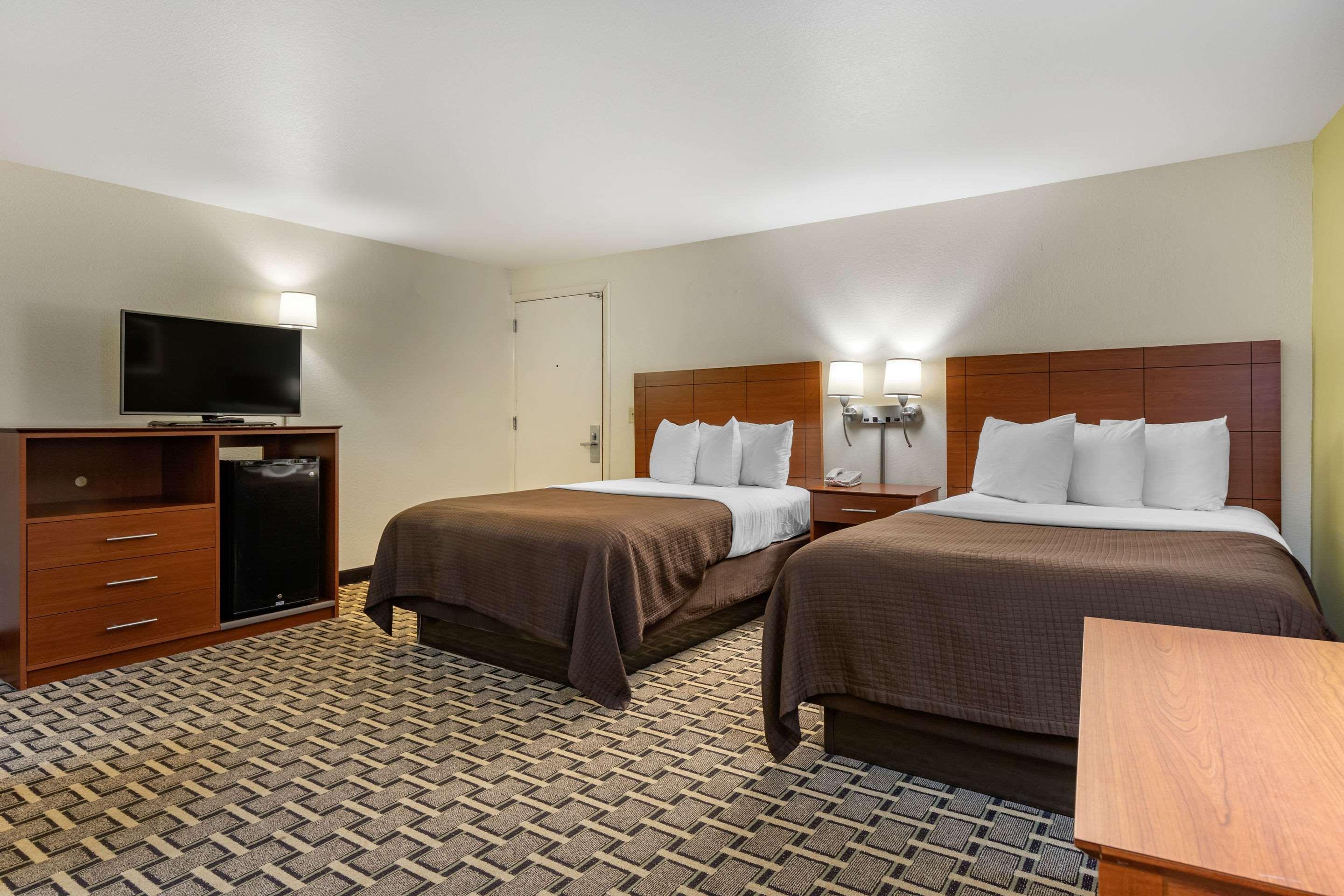 Econo Lodge Cherokee Near River Park Bagian luar foto