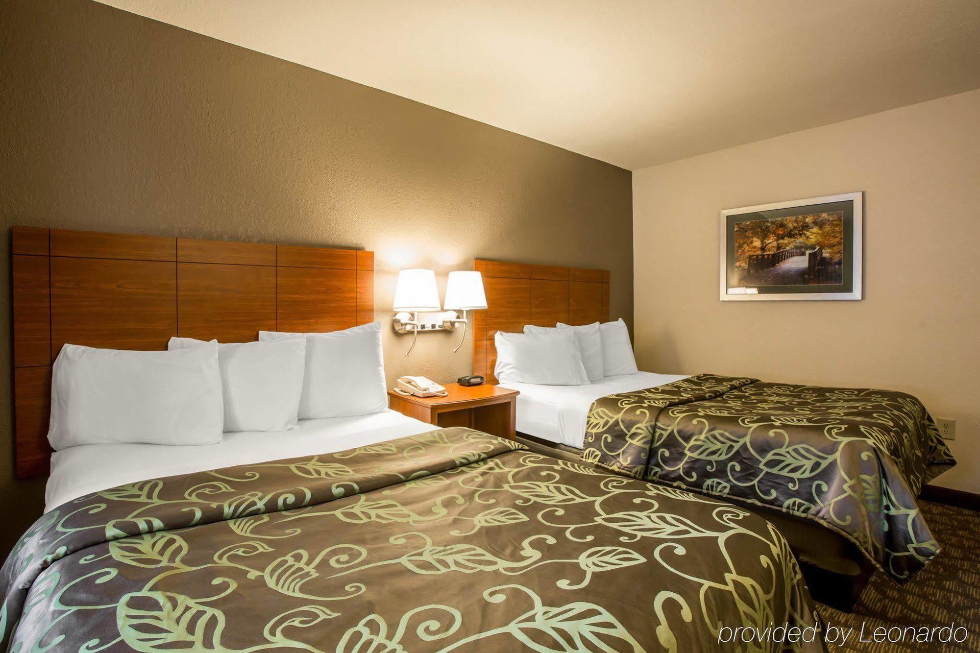 Econo Lodge Cherokee Near River Park Bagian luar foto