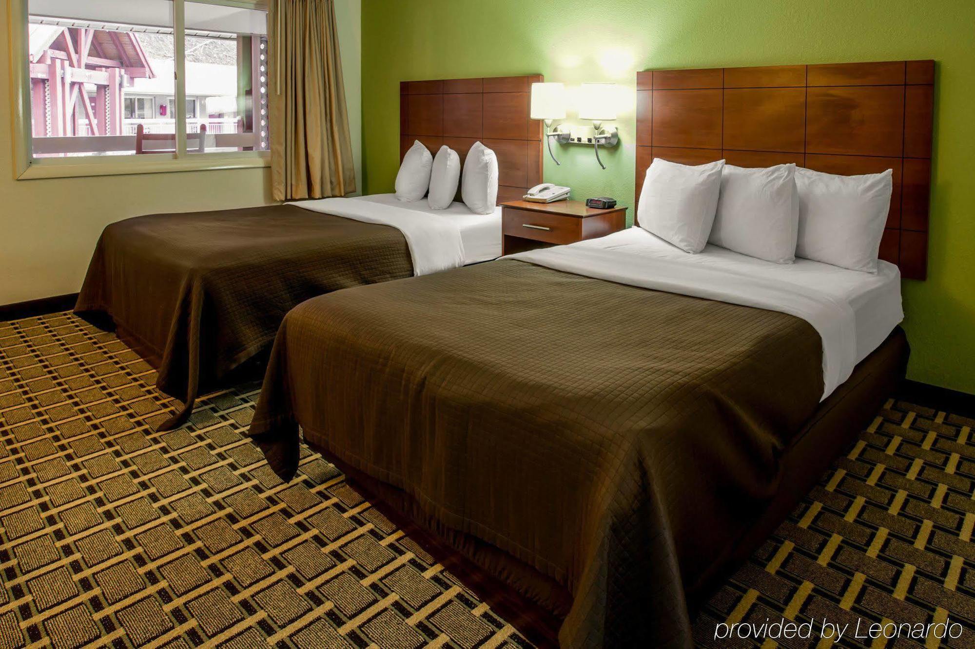 Econo Lodge Cherokee Near River Park Bagian luar foto