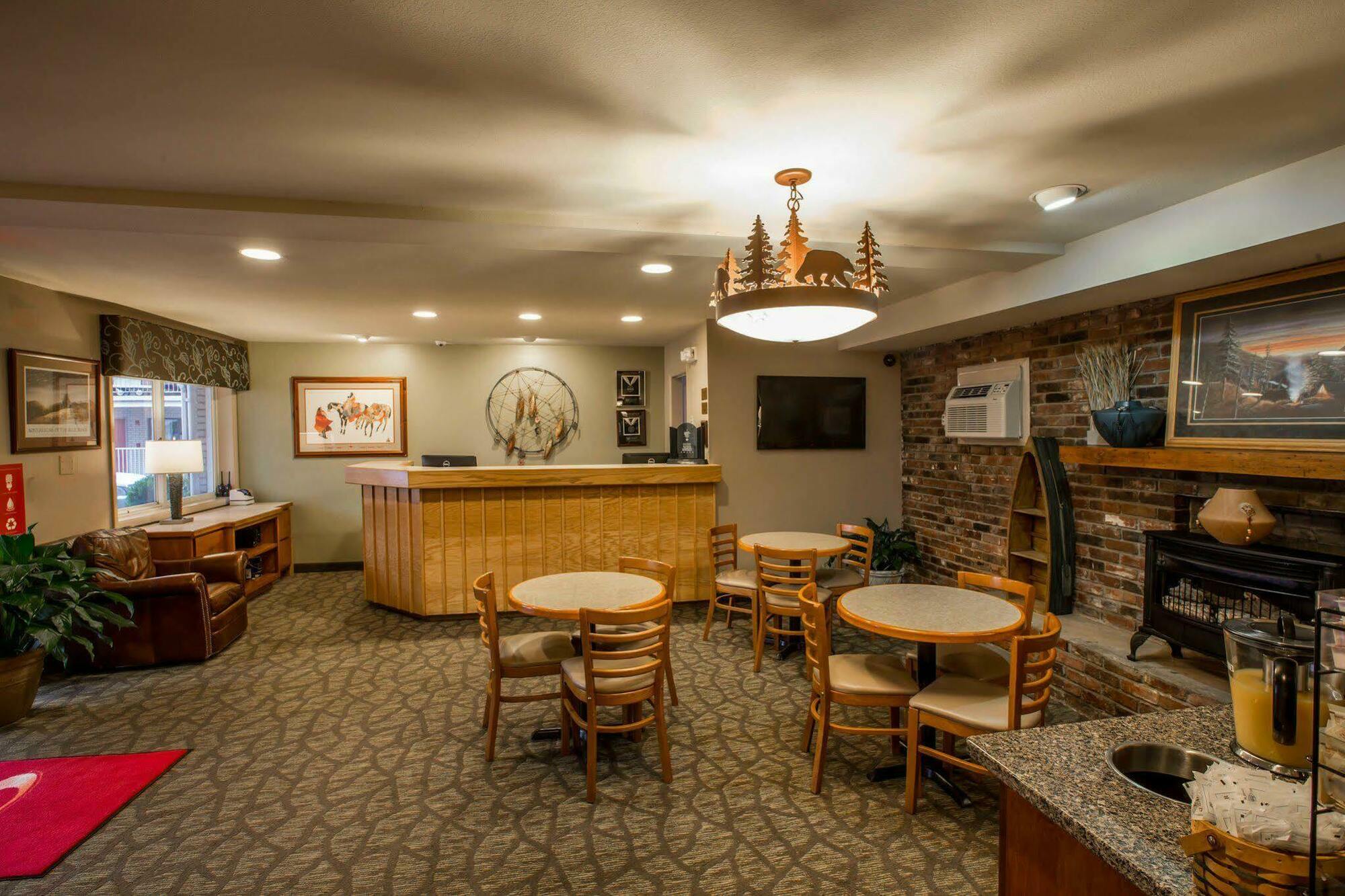 Econo Lodge Cherokee Near River Park Bagian luar foto