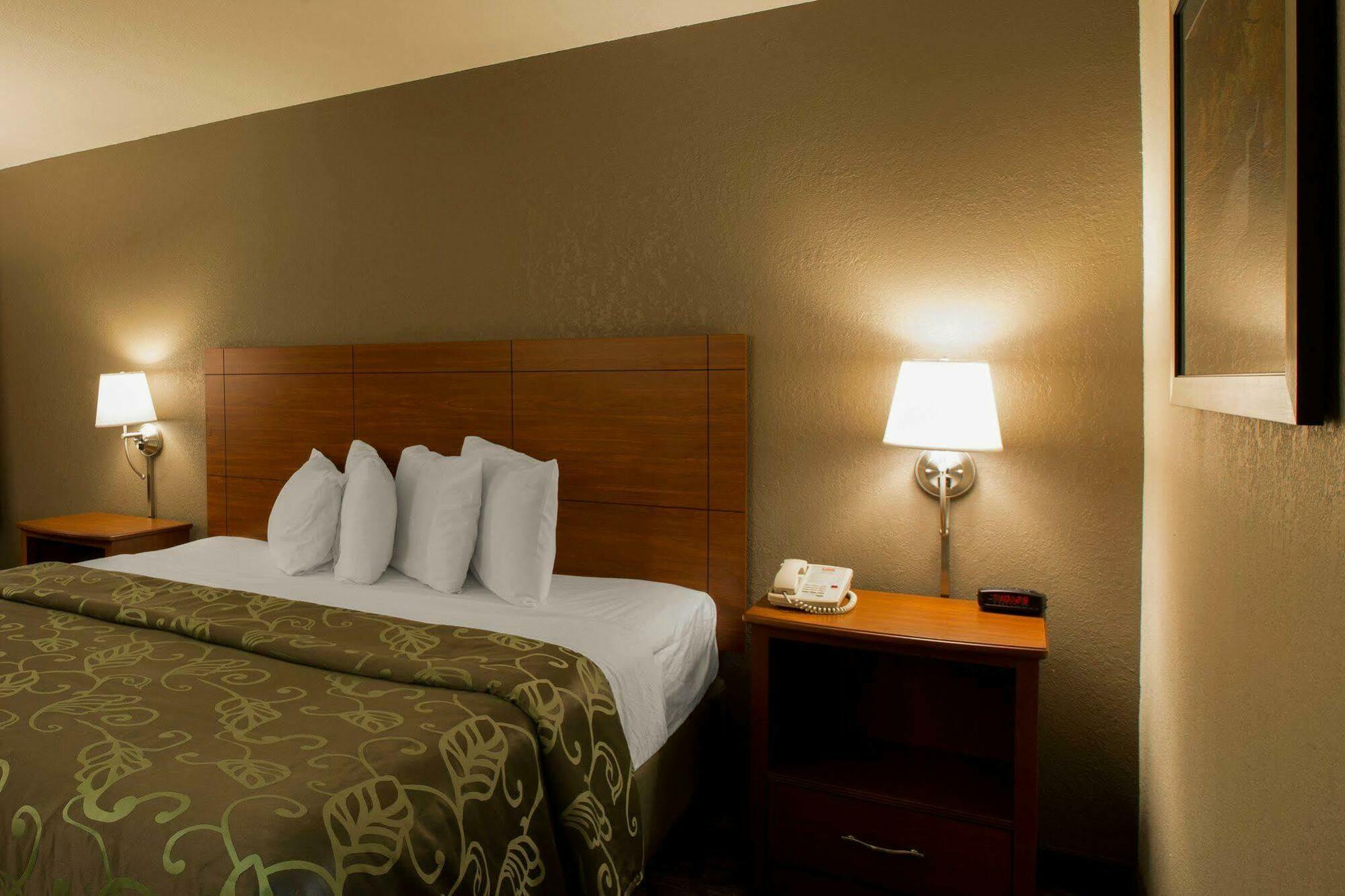 Econo Lodge Cherokee Near River Park Bagian luar foto